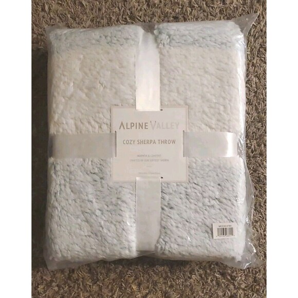 Alpine Valley Cozy Sherpa Throw Grey Soft Fuzzy 50 X 60” BRAND NEW - Picture 2 of 6